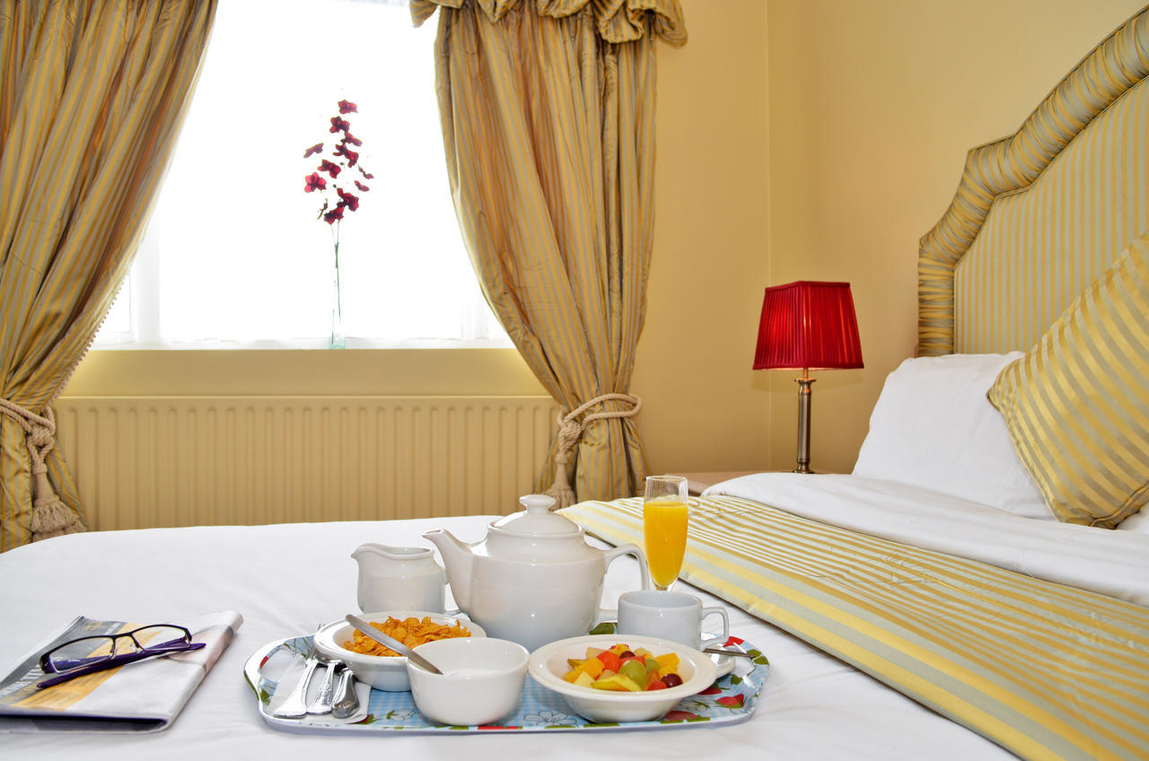 Longford Arms Hotel Экстерьер фото